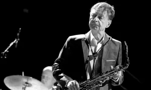 Niewidomy muzyk jazzowy, który zmienił polską scenę muzyczną na zawsze