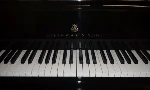 Ile waży fortepian Steinway Model C? Kluczowe informacje dla kupujących