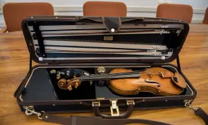 Skrzypce Stradivarius z jakiego drewna? Odkryj tajemnice ich brzmienia