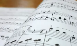 Praktyczne metody jak improwizować na pianinie - od podstaw do mistrzostwa