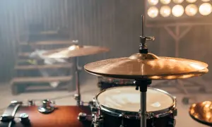 Poznaj perkusję: fascynujący instrument muzyczny i jego zastosowania