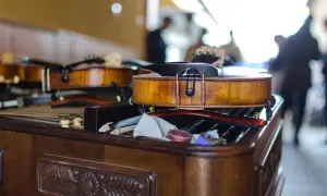 Kalafonia do skrzypiec co to jest i jak wpływa na brzmienie instrumentu