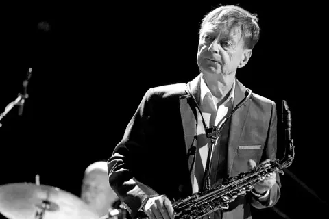 Niewidomy muzyk jazzowy, który zmienił polską scenę muzyczną na zawsze