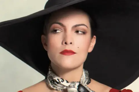 Caro Emerald - tajemnice wokalistki jazzowej i jej niezapomniane utwory