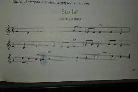 Nuty na pianino do utworu "Sto lat". Melodia popularna, gotowa do zagrania.