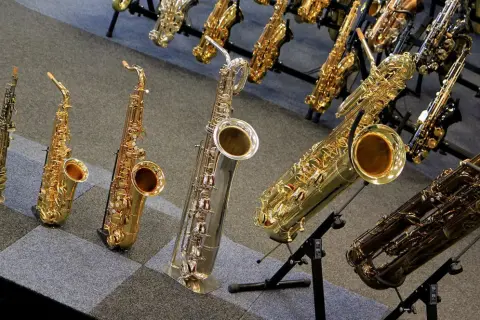 Muzyka instrumentalna saksofon: gatunki i zastosowania - kompletny poradnik