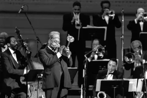 Bebop - poznaj styl jazzowy bliski Parkerowi i jego wpływ na muzykę