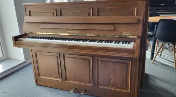 Poznaj pianino: kompletny opis instrumentu muzycznego i jego zastosowania
