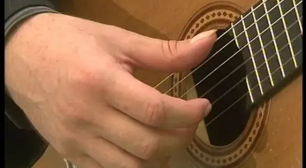 Jakie hasło krzyżówki pasuje do gitara jazzowa? Odpowiedzi i porady
