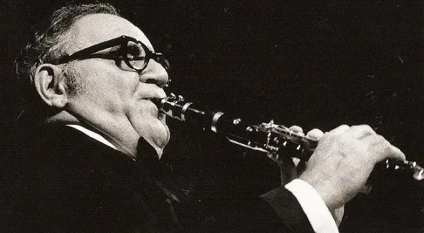 Styl jazzowy Goodmana: odkryj jego wpływ na jazz i muzykę swingową